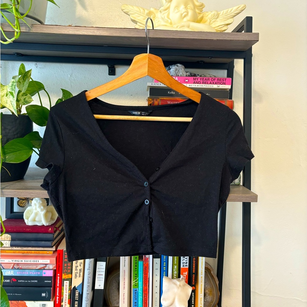 SHEIN Basic Black Crop Top with Button Details